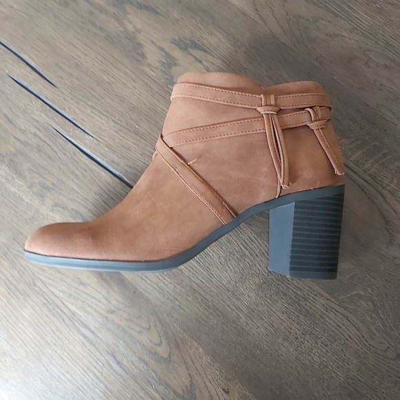 Ankle boots size 7.5 - Picture 2 of 6